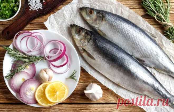 Для Вас домашние рецепты засолки селёдки в рассоле, сухим способом, быстро и очень вкусно со специями, горчицей, лимоном, перцем. За несколько часов готова к употреблению