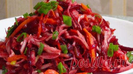 Хрустящий салат который не оставит вас равнодушными: масса витаминов и вкуса
Приятный кисло-сладкий вкус!
Ингредиенты:
одна свекла;
капуста белокочанная;
одна морковь;
одна луковица;
маринованные корнишоны;
нерафинированное растительное масло;
уксус;
соль;
сахар.
…