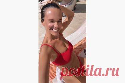 45-летняя певица Слава снялась в купальнике