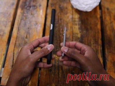 Модульный чехол i-Blades улучшит характеристики смартфона Многие модульные смартфоны, о которых мы так много говорили в уходящем году, так и не вышли из стадии концепта по ряду причин. Поэтому разработчики решили, что расширить возможности смартфонов можно и другим способом - с помощью модульных защитных чехлов. В прошлом году компания Logitech представила подобный аксессуар, но его полезность оказалась весьма сомнительной. Теперь на краудфандинговой платформе Indiegogo был представлен первый…