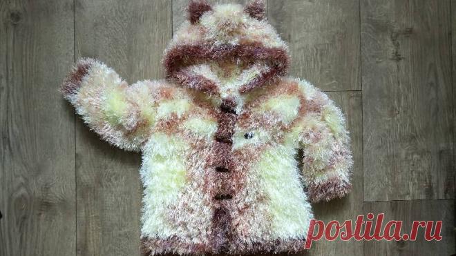 секционная травка. Вязала без описания. Узор сам так расположился.