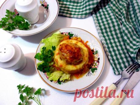 Запеченные фаршированные кабачки на овощной подушке. Запеченные фаршированные кабачки на овощной подушкеДля тех, кто не любит покупать готовые мясные полуфабрикаты, непременно следует приобрести электромясорубку. Этот кухонный гаджет поможет вам сделать свежий фарш из любого типа мяса, а также прекрасно измельчит рыбу и и даже овощи. Сравнение электрической и ручной мясорубок - явно не в пользу последней. Электромясорубка значительно сокращает наши физические и временные затраты. Свежий фарш…