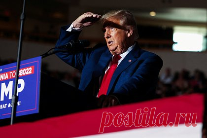 В США рассказали об одной из основных улик против Трампа. Долгое хранение президентом США Дональдом Трампом секретных документов станет одной из основных улик, которые могут использовать против него. Об этом заявил экс-агент ФБР Питер Страк. По его словам, добровольный возврат документов бывшим американским лидером как доказательство невиновности не избавит его от обвинений.