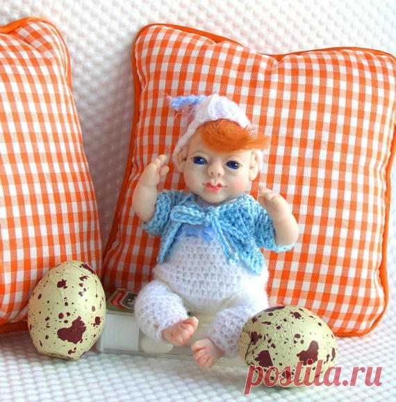 Easter baby, Sale miniature  baby of polymer clay Living Doll 10cm (3,9in), pose able,Head, hands and legs mobile,Jacket and hat are remove. Easter baby for adopted. You can buy miniature kid of polymer clay Living Doll. Growth of the kid of all 10cm (3,9in). This kid will be suitable for the doll house 1:12. Pose able. Head, hands and legs mobile,The wire is inserted into legs. They bend. The jacket and hat are croochet and it is possible to remove. Panties and other clot...