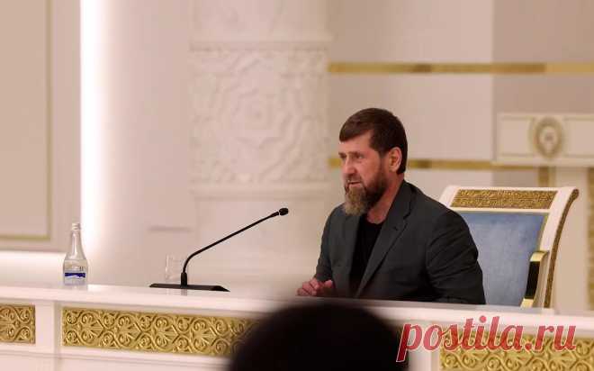 Кадыров предупредил врагов, что он здоров. Глава Чечни Рамзан Кадыров вновь повторил, что у него все в порядке со здоровьем.