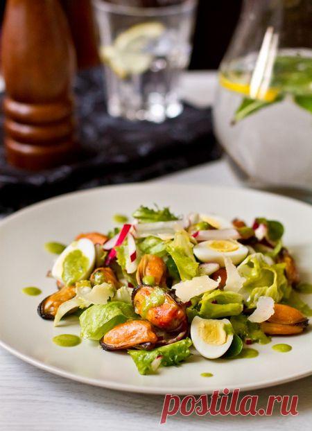 Салат с мидиями в вине, редисом и огурцом | Салаты | Вкусный блог - рецепты под настроение