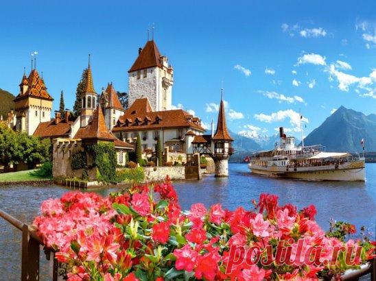 ༺🌸༻Замок Оберхофен (Schloss Oberhofen), расположенный
в одноименном городке в Швейцарии в кантоне Берн на берегу Тунского озера (Thuner See).