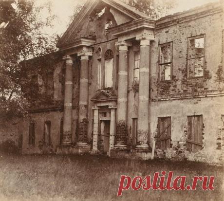 47 С. М. Прокудин-Горский. с. Диево-Городище. Бывший дворец Меньшикова. 1910 год (Ярославская область).jpg  
Дворцы, усадьбы, фото 239 из 494  -  Добавлено 30.06.2015  |  Яндекс.Фотки