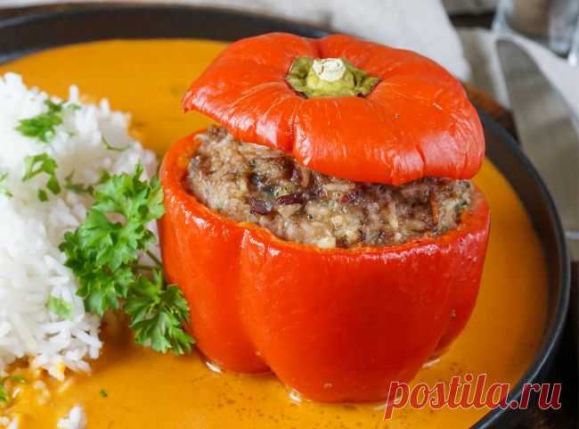 Gefüllte Paprika mit Reis und Hackfleisch Leckeres Ofengerichte: Gefüllte Paprika mit Reis und Hackfleisch. Hier erfährst du das Schritt-für-Schritt Rezept!
