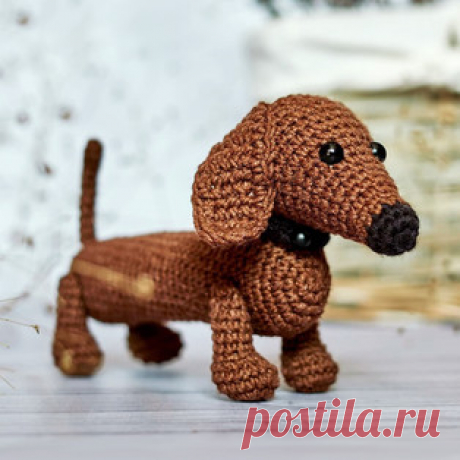 Такса амигуруми. Схемы и описания для вязания игрушек крючком! Бесплатный мастер-класс от Наташи Зайцевой по вязанию таксы крючком. Длина вязаной игрушки примерно 17-18 см. Для изготовления такой собачки автор исп…