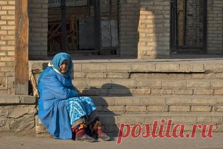 Россиянка описала менталитет жителей Узбекистана фразой «женщина — никто». Российская путешественница побывала в Узбекистане и рассказала об особенностях менталитета местных жителей. В первую очередь автор отметила, что многим вещам у узбекистанцев стоило бы поучиться. «Это любовь к детям, уважение к старшим, отзывчивость и потрясающее гостеприимство», — пояснила она.