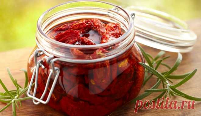 Изюминка итальянской кухни — Безумно вкусные вяленые помидоры. 


Они имеют яркий, совершенно особенный вкус и полностью сохраняют свойства свежих томатов. Единственная неприятность — стоят они в наших широтах баснословно дорого. Но это не беда!









Вяленые …
