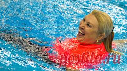 Ушла вовремя и красиво: Покровская оставила пост наставника сборной Ромашиной, но не рассталась с синхронным плаванием. Решение Татьяны Покровской покинуть пост главного тренера сборной России по синхронному плаванию и занять место советника председателя федерации водных видов спорта не должно вызывать сожаления. Целиком и полностью посвятив себя работе, воспитав несколько поколений профессионалов и выиграв за 27 лет всё золото мира до отстранения сборной, специалист заслужила право на отдых и…