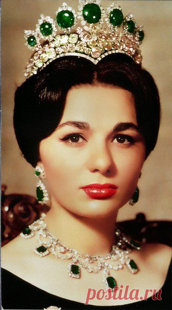Фарах Пехлеви - последняя Императрица Ирана, 1967-1979. / Путь моды