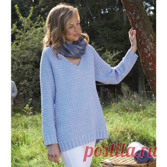 Удлиненный летний пуловер спицами нежно-василькового цвета - Портал рукоделия и моды