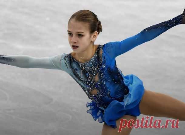 Трусова, занимавшая первое место по итогам короткой программы, в субботу получила за прокат произвольной программы 153,49 балла.