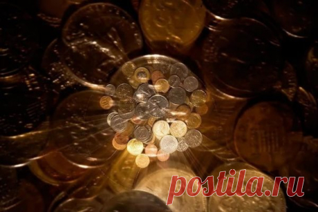 Зачем в угол комнаты кладут монеты? Описание ритуала