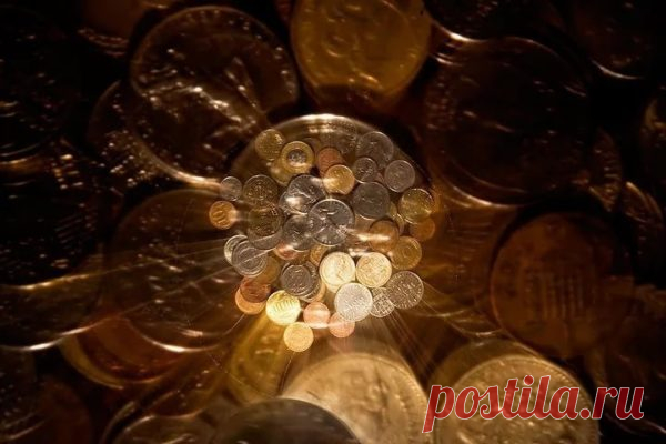 Зачем в угол комнаты кладут монеты? Описание ритуала