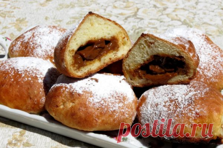 Творожные пончики с варёной сгущёнкой в духовке Читать далее...