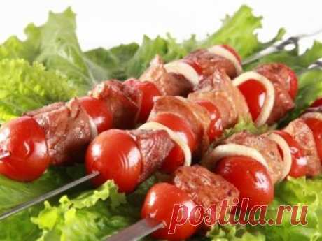 Рецепт: Шашлык с помидорами и луком