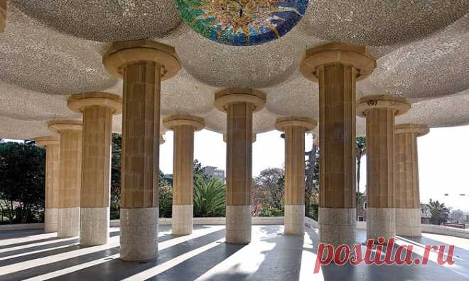 Как разбитая керамика стала украшением Барселоны и принесла автору мировую славу: Великий каталонец Антонио Гауди Барселона - город, который вдохновляет и удивляет. Это место, где каждый может найти что-то для себя. Здесь есть и архитектурные шедевры, которые можно увидеть своими глазами. А еще в этом городе находится Музей керамики, в котором собраны уникальные работы всемирно известного архитектора Антонио Гауди, передает Joinfo.ua. История создания музея керамики В музее представлены работы…