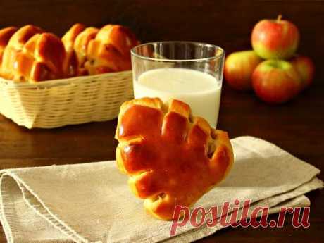 Сдобные листики с яблоками и корицей — рецепт с фото пошагово