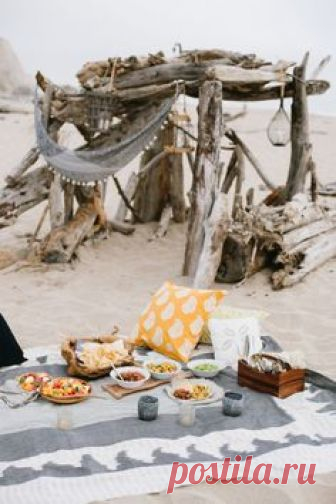 ☆  http://blog.potterybarn.com/beach-bonfire/