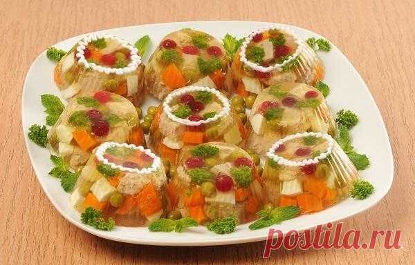 Заливное с мясом, овощами и клюквой. Рецепт