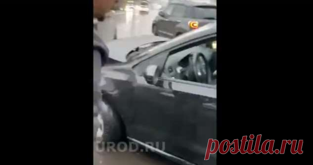 Дама из Линца попыталась покинуть место аварии . Тут забавно !!!