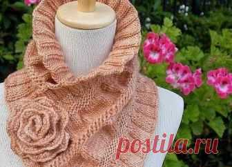 Красивые шарфы - воротники

Пряжа: Elsebeth Lavold Angora, 50 г – 83 м, 4 моточка
Спицы: 5 мм или другие спицы для достижения необходимой плотности вязания.
Плотность вязания: 18 петель и 26 рядов = квадрат со стороной 10см чулочной вязкой.
Размер готового изделия: 20 см шириной, 63,5 см в длину.

ШАРФ:
1я часть
Набрать 90 петель способом Provisional Cast On method (смотреть здесь: http://www.knitty.com/ISSUEfall05/FEATfall05TT.html)
Ряды 1-3: платочная вязка.
Ряд 4: (лице...