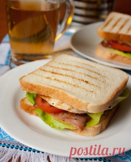 Сэндвич с курицей и беконом