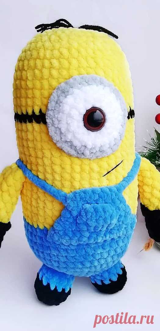 PDF Миньон крючком. FREE crochet pattern; Аmigurumi toy patterns. Амигуруми схемы и описания на русском. Вязаные игрушки и поделки своими руками #amimore - Плюшевый миньон, миньон крючком из плюшевой пряжи, персонаж мультфильма Гадкий Я.