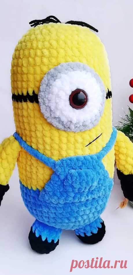 PDF Миньон крючком. FREE crochet pattern; Аmigurumi toy patterns. Амигуруми схемы и описания на русском. Вязаные игрушки и поделки своими руками #amimore - Плюшевый миньон, миньон крючком из плюшевой пряжи, персонаж мультфильма Гадкий Я.