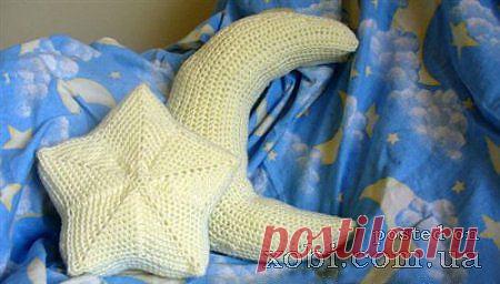 вязаный месяц и звёздочка