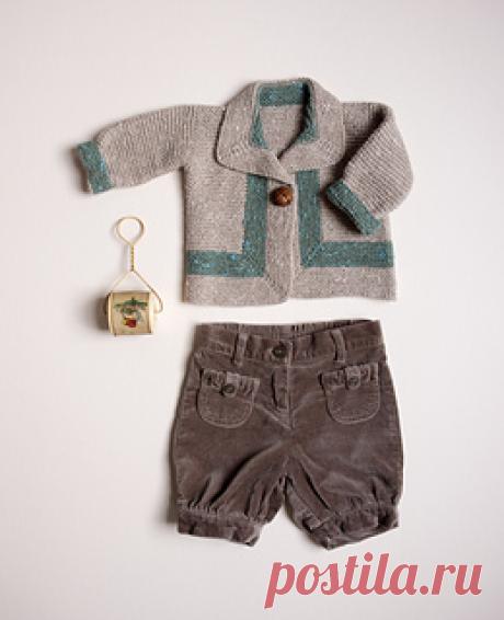 Beatrix pattern by Courtney Kelley 
Beatrix is available in the Kelbourne Woolens Baby Collection and also as an individual PDF download.
