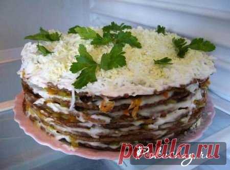 Торт с корейской морковкой Морковка по-корейски может быть как самостоятельным блюдом, так и ингредиентом всевозможных салатов и закусок. Испробовать рецепт печеночного торта с корейской морковкой сегодня могут те хоз