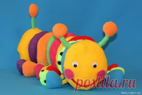Гусеница из флиса.