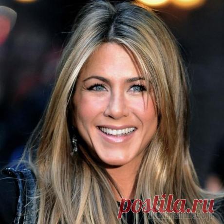 10 секретов голливудских звезд: как свести с ума идеальной улыбкой? Все мы знаем, что красивая улыбка — это прямые и белые зубы. Что же еще? Знаменитости раскрывают тайны своего обаяния. Термин «голливудская улыбка» был придуман еще в 30-х годах прошлого века одним ам...