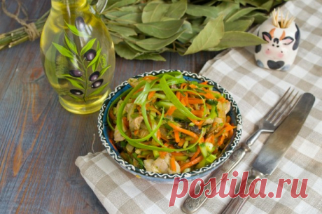 Салат с жареными грибами и курицей. Пошаговый рецепт с фото — Ботаничка.ru