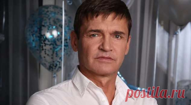 «Хоть плачь, такая красота»: 54-летний Игорь Лифанов с обнаженным торсом позирует на пляже . Милая Я