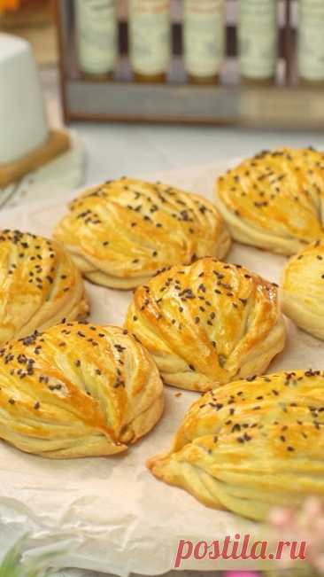 Самса «Гармошка»Тесто:🥐 молоко - 230 мл🥐 сливочное масло - 100 мл🥐 растительное масло - 70 мл🥐 соль - 1 ч.л🥐 мука - 550/600 гНачинка:🥩 мясной фарш - 50...