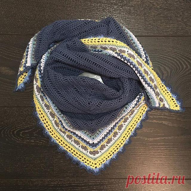 Малышка в цвете джинс благополучно добралась до Москвы! Она была связана моей подруге на день рожденье!
Должна сказать, что этот цвет прекрасно оттеняет голубые и серые глаза 😀
Хотите сделать кому-то дорогому такой чудесный подарок?
Пишите мне 😉
Контакты в профиле, либо Директ!
Состав 100 % вискоза
Цена 2500 руб
.
.
#жанна_вяжет
#sundayshawl #вязание #вязаниекрючком #вязаниекрючкомназаказ #knitting #crochet #ilovecrochet #handmade #вяжутнетолькобабушки #вязаниеслюбовью #...