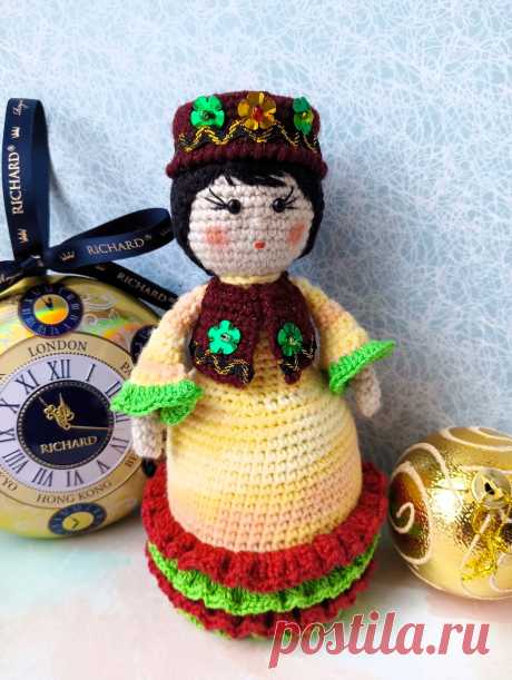 PDF Татарочка Дария крючком. FREE crochet pattern; Аmigurumi toy patterns. Амигуруми схемы и описания на русском. Вязаные игрушки и поделки своими руками #amimore - кукла в татарском национальном костюме, куколка девочки из обычной пряжи.