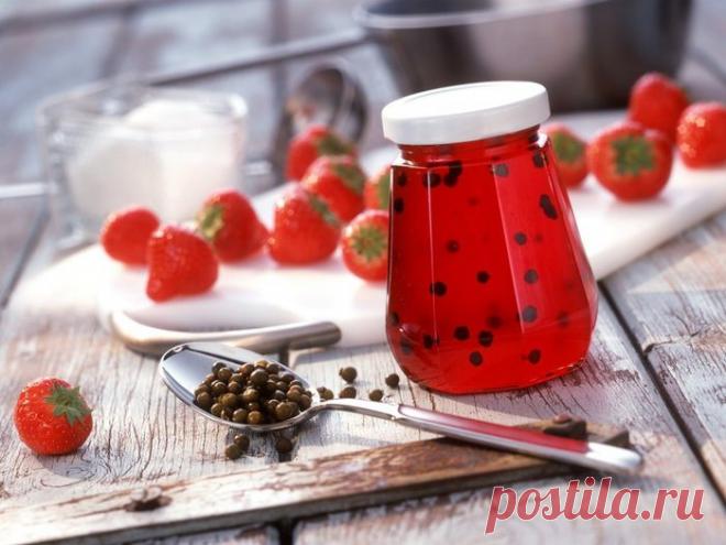 КЛУБНИЧНОЕ ЖЕЛЕ С ПЕРЦЕМ