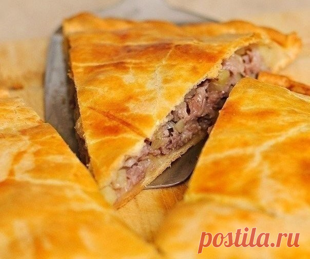 Мясной пирог

Ингредиенты:

Сливочное масло — 1/2 стакана
Сметана — 1 стакан
Яйцо — 1 шт.
Сода для выпечки — 1/4 ч.л.
Соль — 1/4 ч.л.
Мука — 2,5 стакана
Для начинки:
Баранина — 450 г
Луковица — 2 шт.
Картофель — 2 шт.
Соль — 1 ч.л.
Черный перец — 1/2 ч.л.
Кумин — 1/2 ч.л.
Яйцо — 1 шт.

Приготовление:

1. В средней миске смешать растопленное сливочное масло, сметану, 1 яйцо, порошок для выпечки и соль.
2. Добавить первые 2 стакана муки и посмотреть, можно ли замесить очень ...