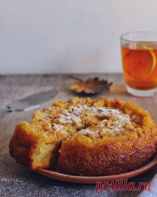Яблочный пирог с хрустящей корочкой