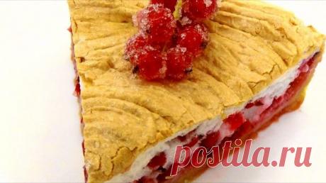 Пирог с безе и красной смородиной