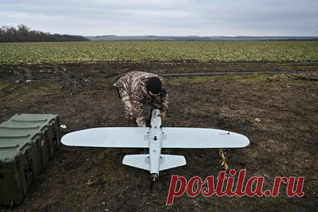 В Минобороны Украины признали невозможность конкурировать с Россией по ресурсам. Для Украины невозможно конкурировать с Россией по ресурсам, промышленным мощностям и кадрам. Это признал заместитель главы Министерства обороны (МО) Украины генерал-лейтенант Иван Гаврилюк. По его словам, Россия «десятилетиями накапливала оружие и годами готовилась» к конфликту с Украиной.