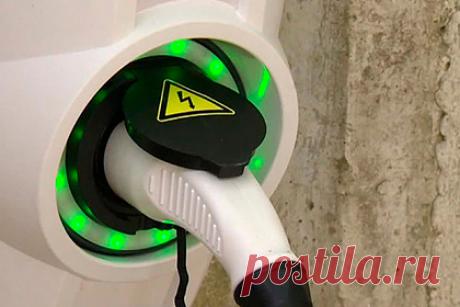 В российском регионе появится 85 станций для зарядки электромобилей. В 2022 году в Краснодарском крае запланировали ввести в эксплуатацию 85 зарядных станций для электромобилей. Новые объекты появятся в Анапе, Геленджике, Новороссийске, Краснодаре, Сочи и Туапсе. Правительство выделит из регионального бюджета 234,6 миллиона рублей — на эти деньги будет осуществлена закупка оборудования.