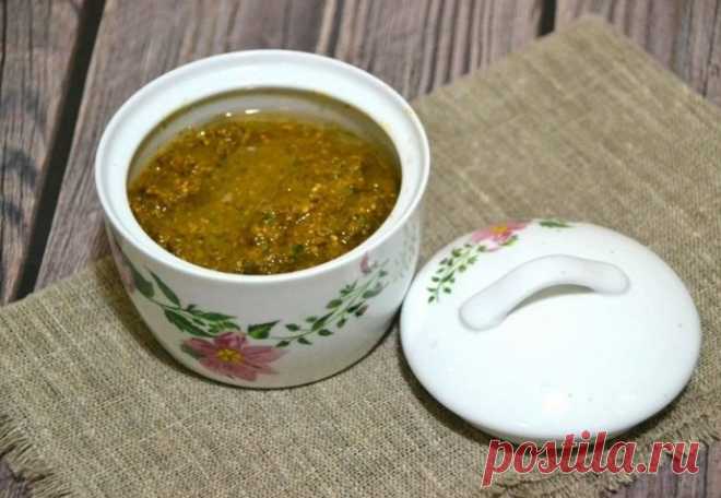 Паста «Карри» Такая паста будет отличной основой маринадов для мяса, рыбы, птицы, овощей или для приготовления соусов.Ингредиенты:Репчатый лук — 1 шт.Чеснок — 3–4 зубчиков Корень имбиря — 20–30 г Уксус винный 6% — 1 ст. л. Кориандр свежий — 2 ст....